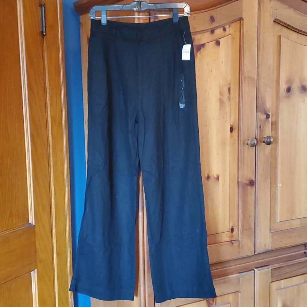Brand new, never worn linen Gap pants.